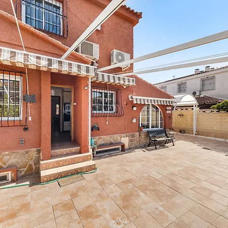 Spacious Private Family With Ac And Pool