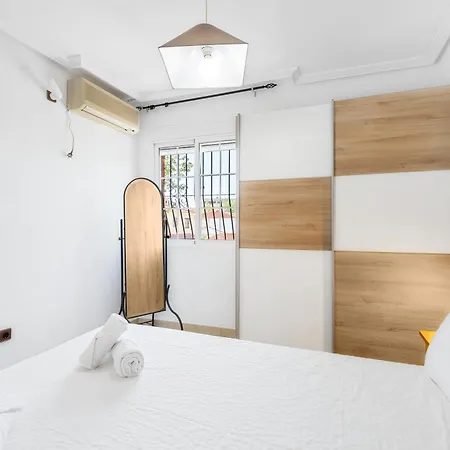 Semesterbostad Spacious Private Family With Ac And Pool *