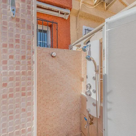 Spacious Private Family With Ac And Pool Semesterbostad San Vicente Raspeig