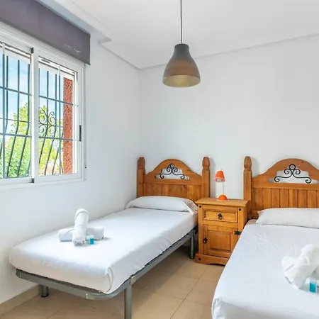Spacious Private Family With Ac And Pool Semesterbostad San Vicente Raspeig
