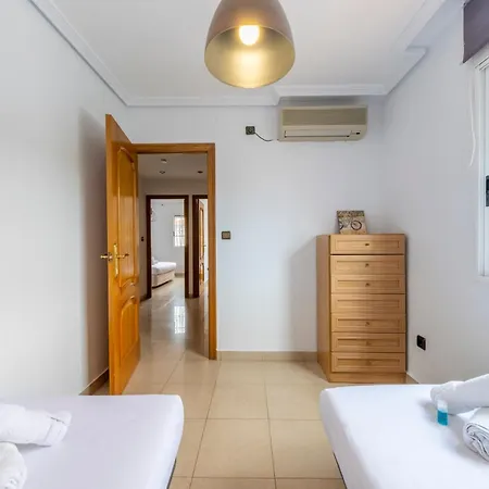 Semesterbostad Spacious Private Family With Ac And Pool San Vicente Raspeig
